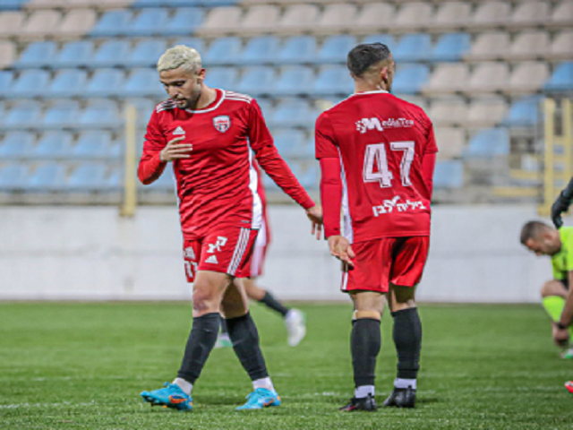 רגע לפני שקיעה. שחקני רובי שפירא במשחק הירידה מליגה א' (נאזיה סולטאן)