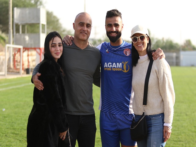 היה שווה להגיע מהדרום הרחוק. רז רחמים ומשפחתו (דאפר מאחמיד)