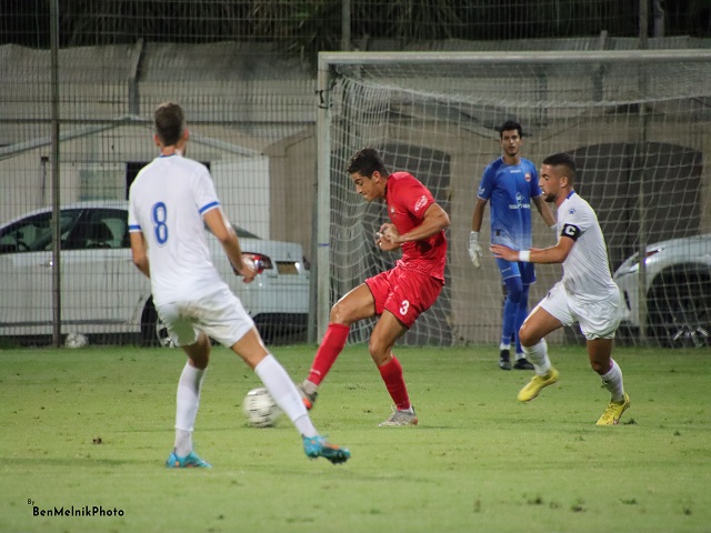 הפעם המשחק יוכרע? שחקני רעננה ונשר במשחק הקודם (דאפר מאחמיד)