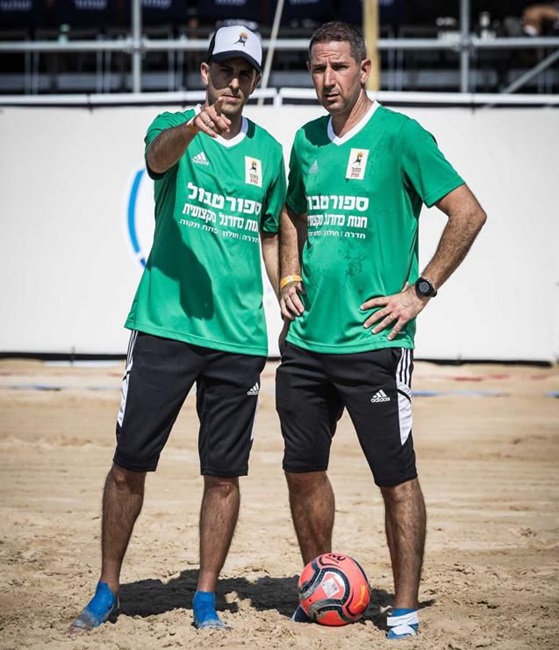 שופטי ליגת על בחופים. רועי ריישרייבר ואיתן שמואלביץ' (צילום: עודד קרני)