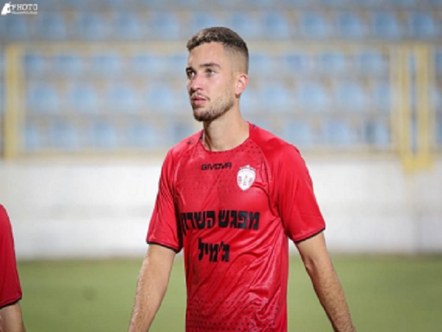 שער ניצחון מיוחל. קורן שטרית, חלוץ הפועל הרצליה (נאזיה סולטאן)