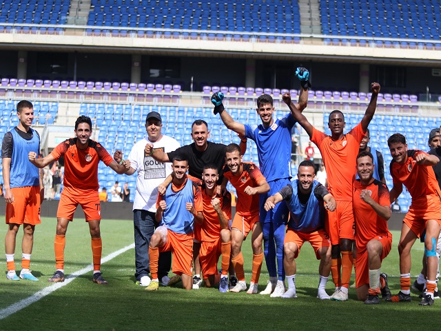 יחגגו גם מחר? שחקני כפר שלם בתום המשחק מול כפר כנא (דאפר מאחמיד)