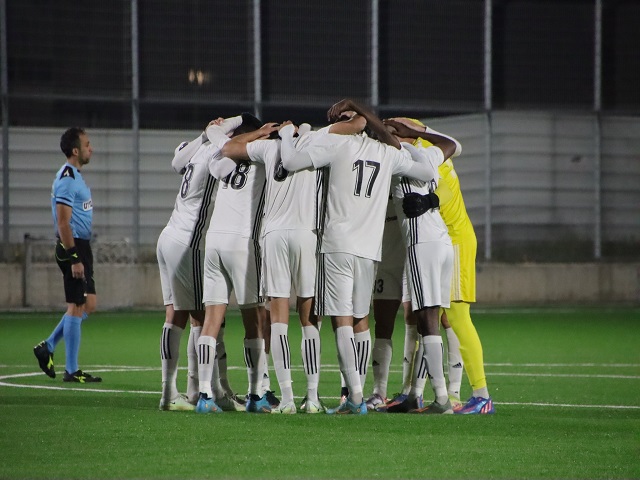 עם הראש למטה. שחקני מכבי שעריים (בן מלניק)