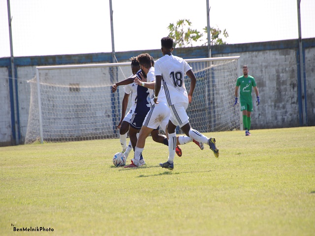 גם הפעם זה צפוי להיות צמוד. שחקני שעריים וחולון במשחק הראשון (בן מלניק)